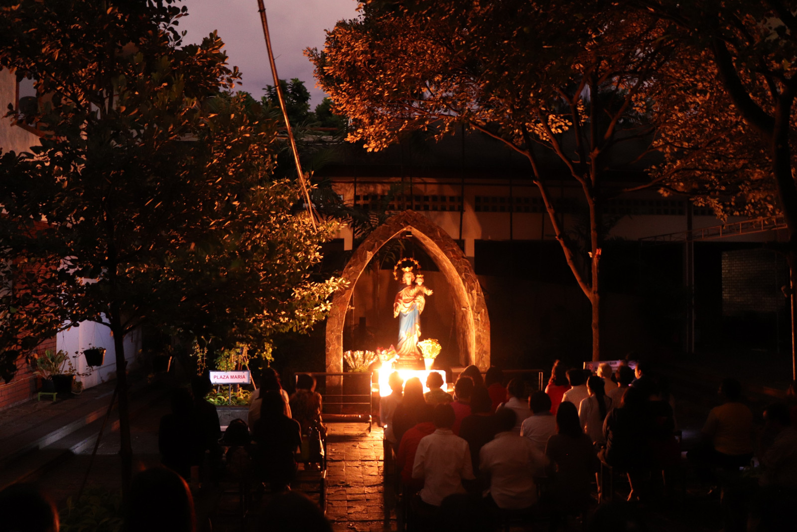 Rosario Earth Hour -  Bersama-sama Maria Berdoa Untuk Dunia