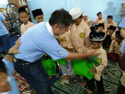 Berbagi Kasih Untuk Anak Yatim Nuruul Falaah - Aksi Nyata SKK