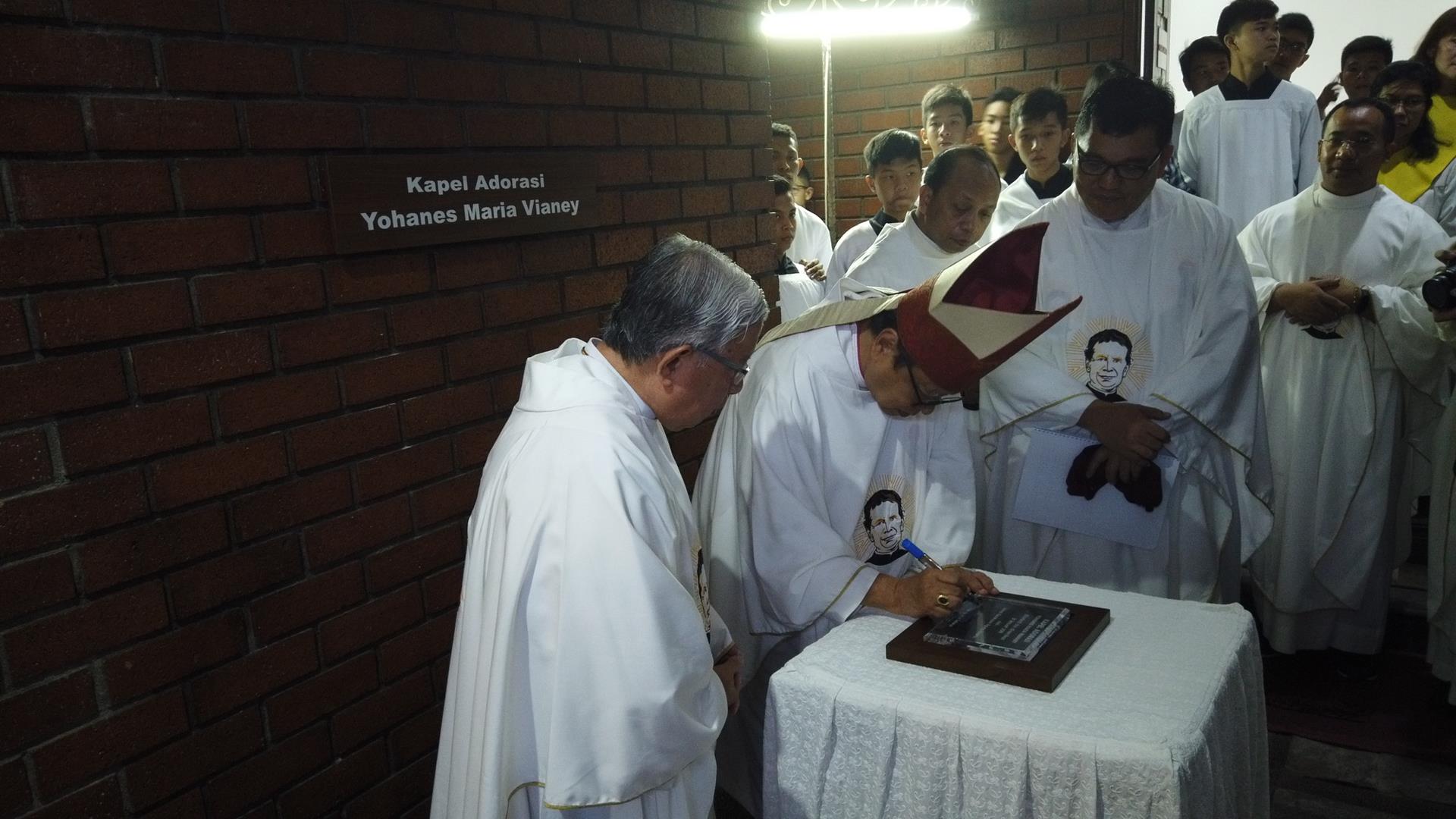 Kapel Adorasi untuk HUT Gereja St. Yohanes Bosco ke 16