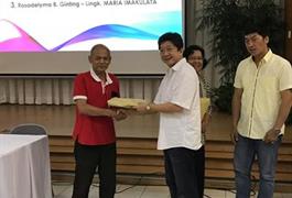 Dewan Paroki memberikan apresiasi kepada pengurus wilayah dan lingkungana