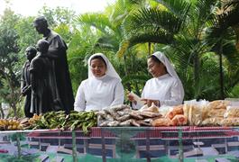 Penggalangan Dana Untuk Pembangunan Griya Nugraha Oleh Suster-Suster HK dari Bandar Lampung