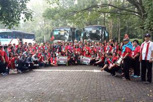 Keseruan Lansia St. Yohanes Bosco di Taman Safari